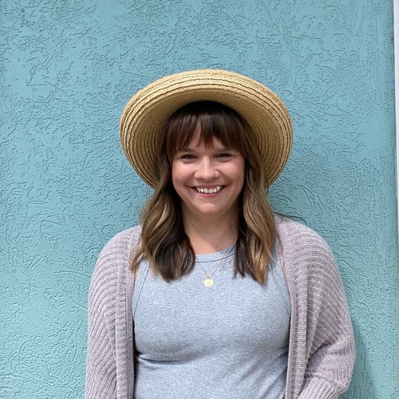 Meet your Posher, Danielle - Picture 1 of 1